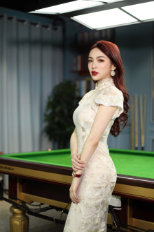 短篇超级YIN荡银行女职员未删减版